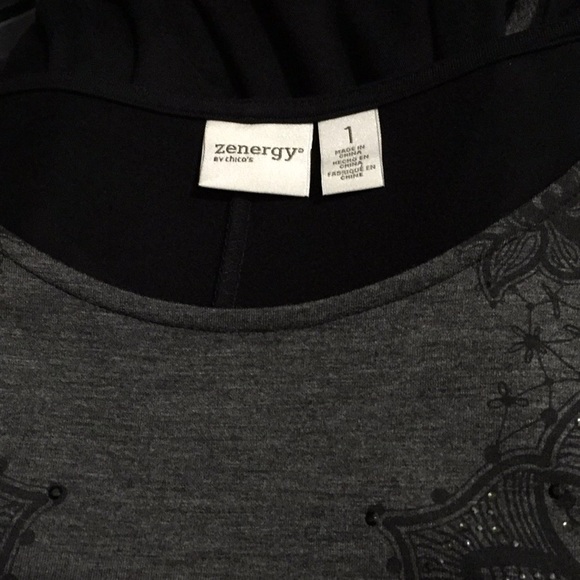 Zenergy by Chico’s black floral top tunic. Size 1 - Picture 2 of 6